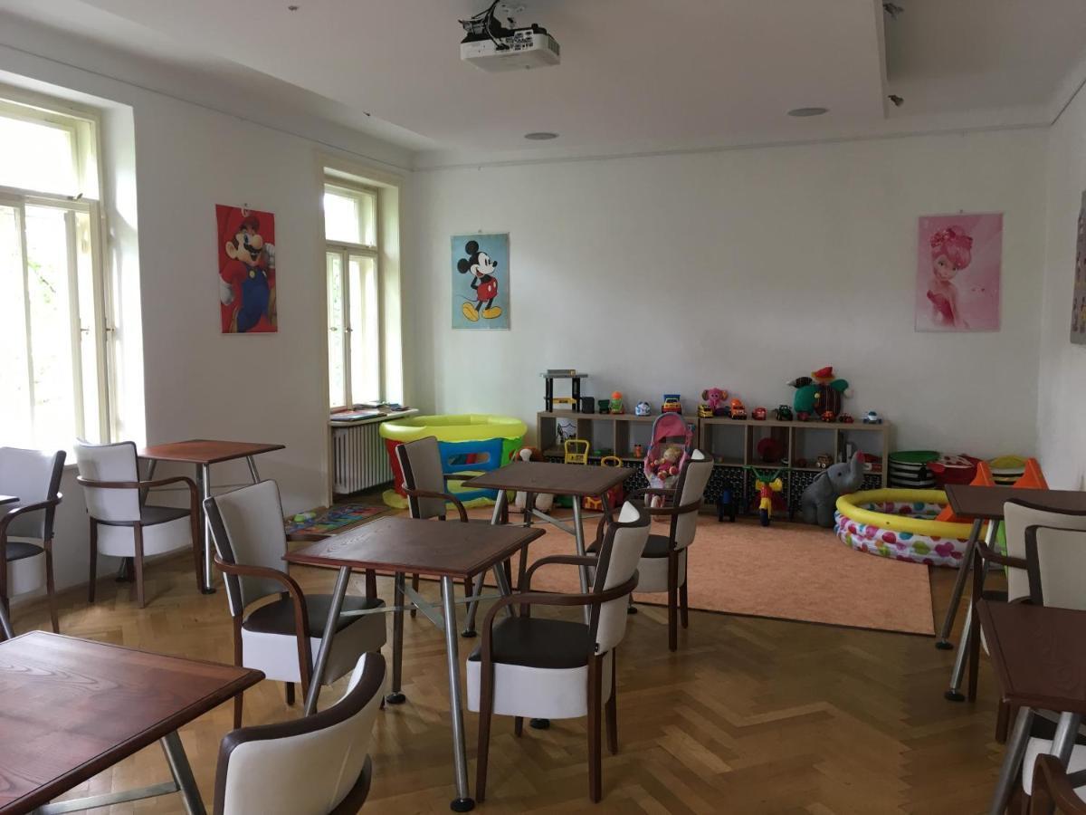 Villa Cafe Krnov Eksteriør billede